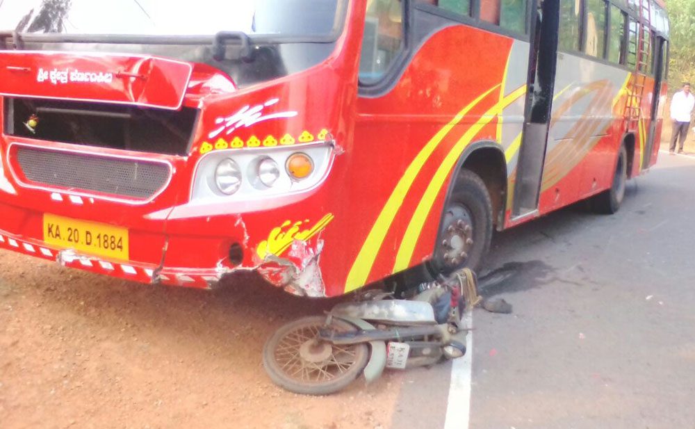 ಬಸ್ ಢಿಕ್ಕಿ: ದ್ವಿಚಕ್ರ ವಾಹನ ಸವಾರ ಮೃತ್ಯು